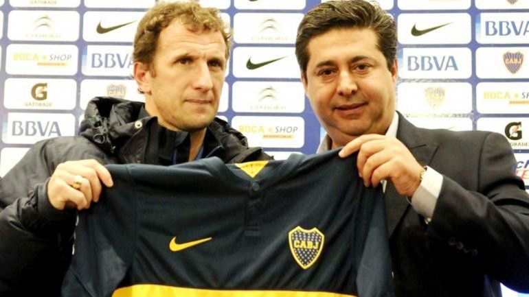 La foto de cuando llegó el Vasco se repetirá en las próximas horas.