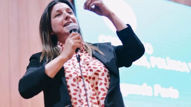 Las imágenes que desataron el escándalo fueron publicadas por una de sus hijas en Instagram.