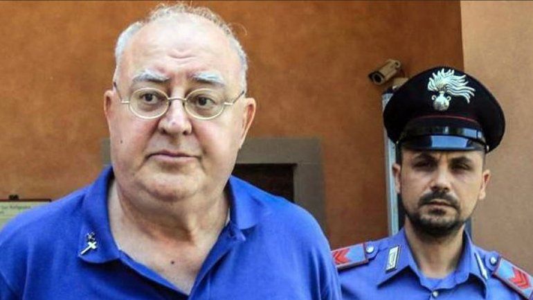 Un cura italiano abusó de una nena en un auto