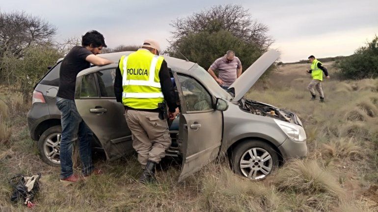 Neuquinos volcaron cuando regresaban desde Córdoba 