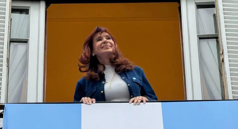 CFK en el Día de la Lealtad apeló a los electores: El 26 es Milei o Argentina