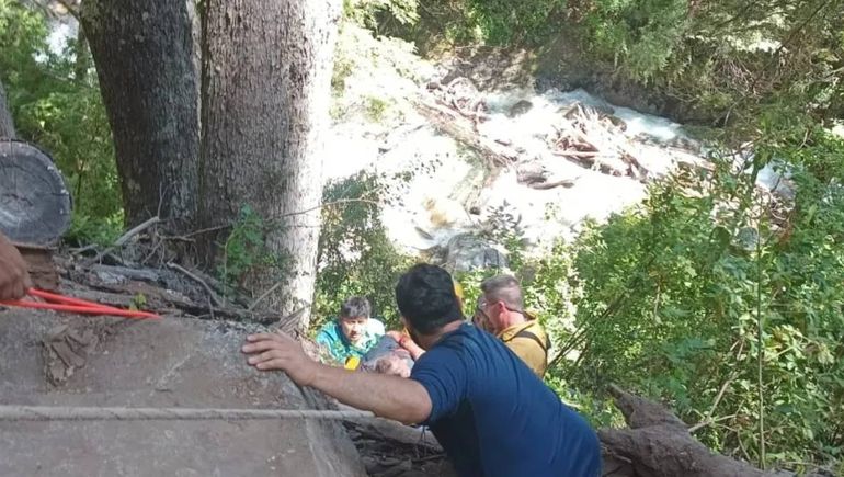 Villa Traful: turista cayó por un barranco y se salvó por las plantas
