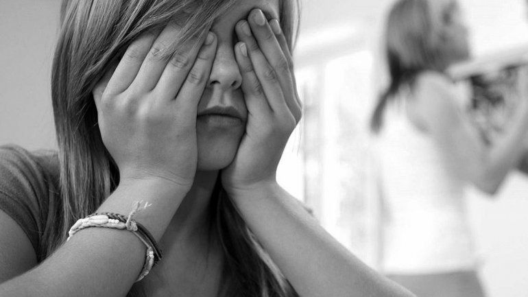 La mujer criticó duramente la postura del padre de su hijo y también a las autoridades judiciales de la ciudad.