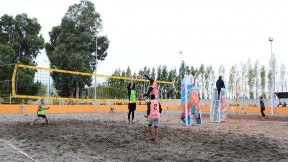 Mendoza arrasó con todo en exitoso torneo nacional de Beach Vóley en Cutral Co