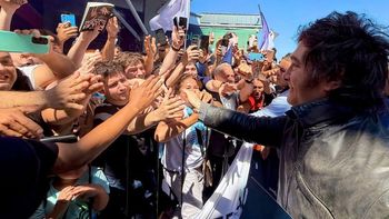 tension: javier milei suspendio su acto de campana en santa fe por incidentes con detenidos