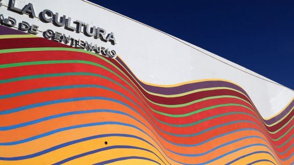 La instalación de arte óptico se verá en la fachada de la Casa de la Cultura.