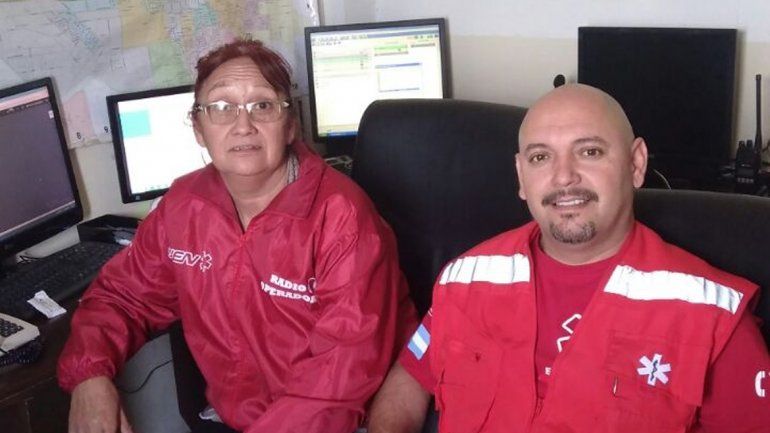 Sonia y César asistieron por teléfono a los padres del niño que se ahogaba.