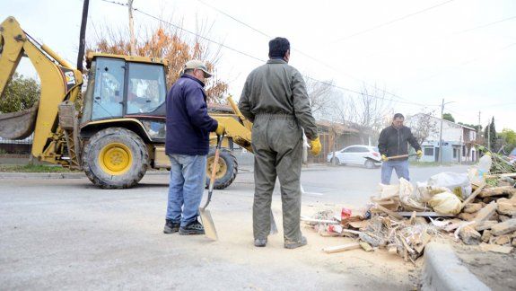 Hacen una limpieza de basura a fondo en Bouquet Roldán