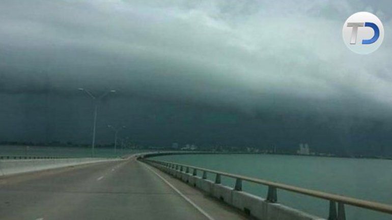 Texas acelera evacuaciones ante la llegada de huracán Harvey