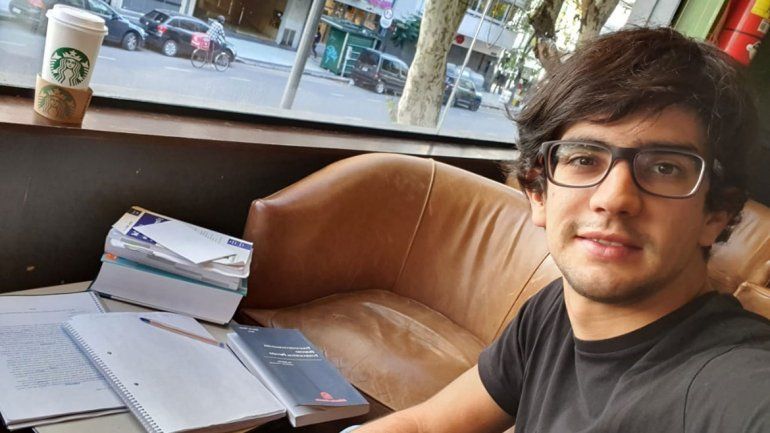 El piloto neuquino de TC que pronto se recibe de abogado