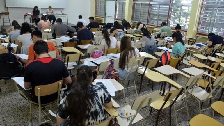 Los estudiantes tienen la posibilidad de afrontar una carrera de solo 18 materias.