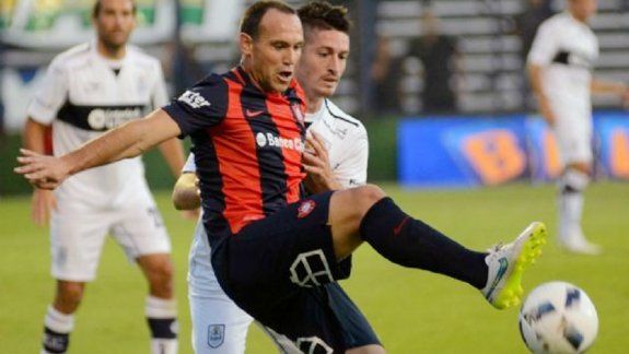 Matos será el 9 titular. Sin Blandi,le ganó el lugar a Cauteruccio.