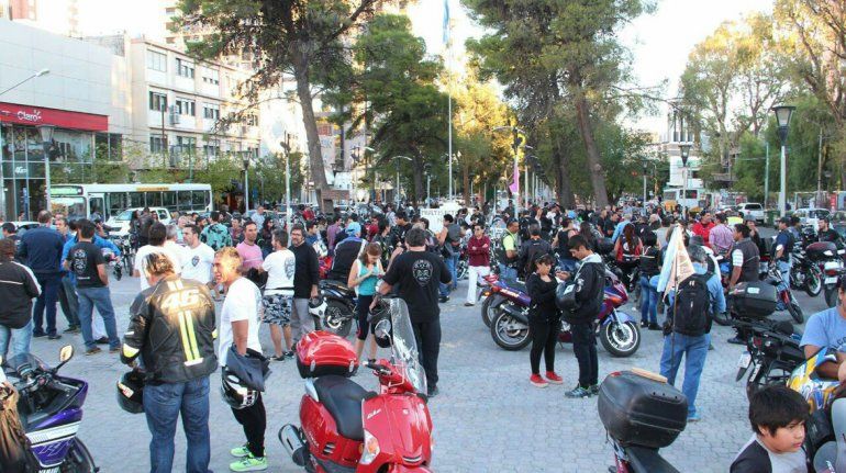 Motociclistas reiteran su rechazo a la identificación de la patente en los cascos