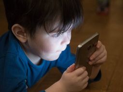 La “hiperconectividad” en la era digital por parte de menores y adolescentes será el tema central del congreso que se realizará el próximo viernes en Cipolletti. La “hiperconectividad” en la era digital por parte de menores y adolescentes será el tema central del congreso que se realizará el próximo viernes en Cipolletti.