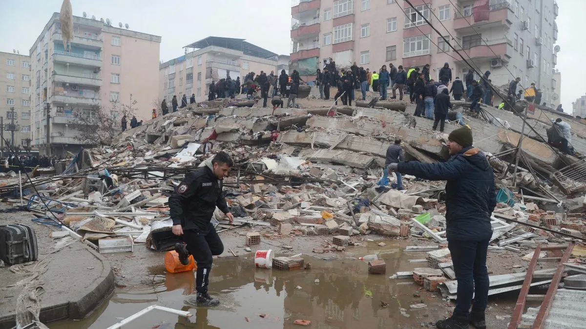 El neuquino que se une a los rescatistas tras los terremotos en Turquía thumbnail