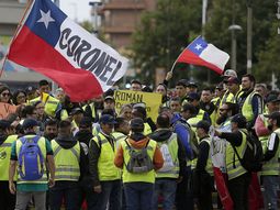 La fruta del Valle, lamentablemente, sigue bloqueada en las instalaciones dde Puerto Coronel. La fruta del Valle, lamentablemente, sigue bloqueada en las instalaciones dde Puerto Coronel.