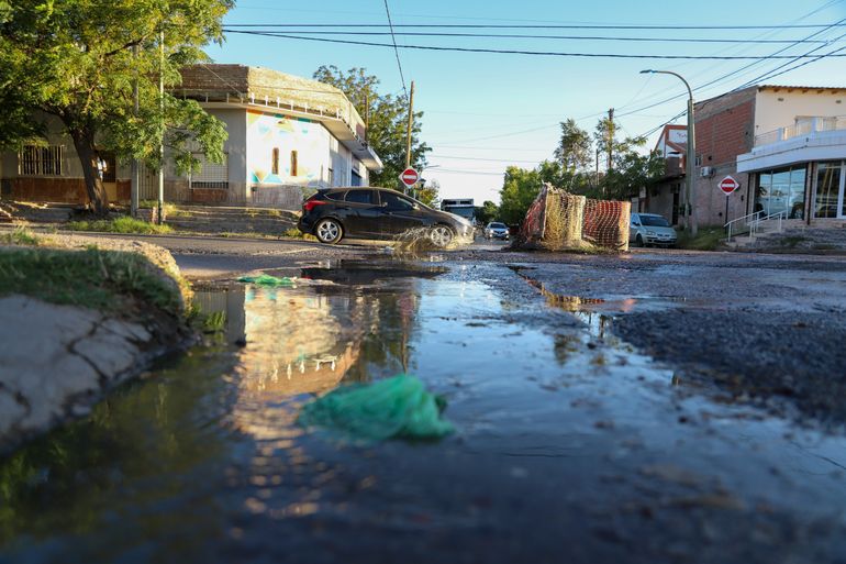 Vecinos denuncian foco infeccioso en la esquina de San Luis y Luis Beltrán