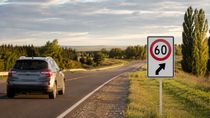 Esta señal de tránsito es clave para la Seguridad Vial: qué significa. Foto: IA Esta señal de tránsito es clave para la Seguridad Vial: qué significa. Foto: IA