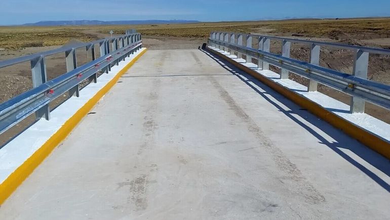 Chubut: puente sobre el arroyo El Coyte.