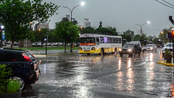 Alerta por tormentas: ¿a qué hora llega y cuánta agua caerá?