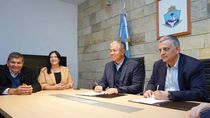 El gobernador Rolando Figueroa firmó convenio por más becas Gregorio Álvarez