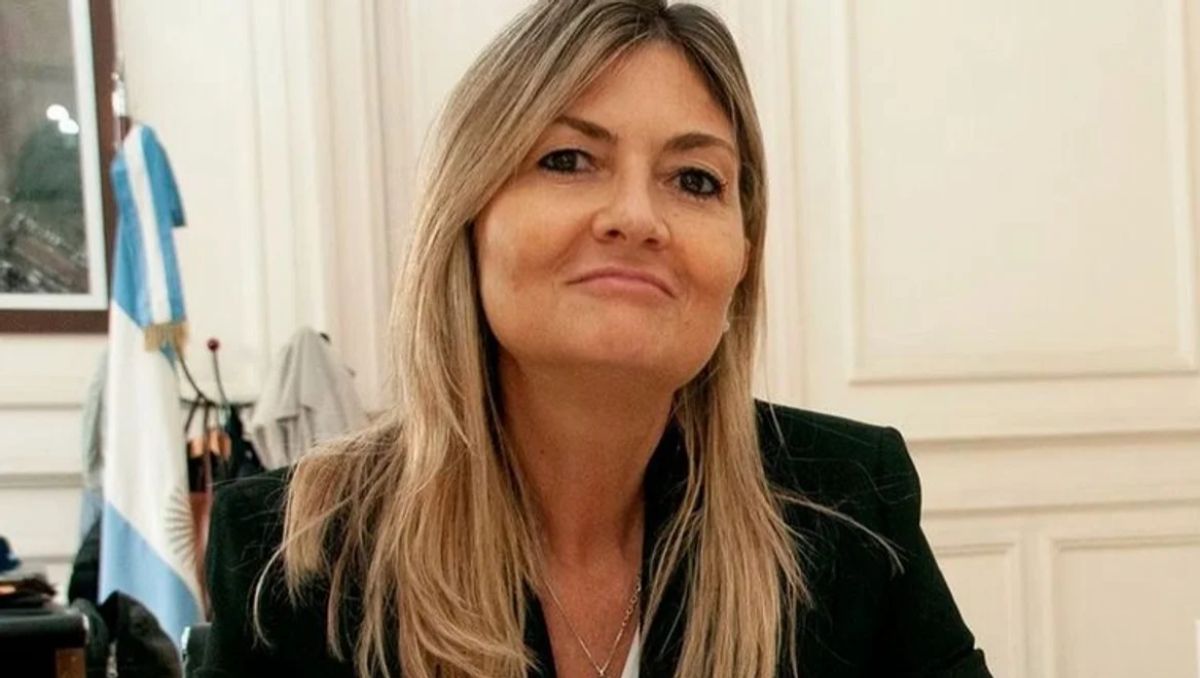 Rosana Lodovico deja la conducción en la Aduana.