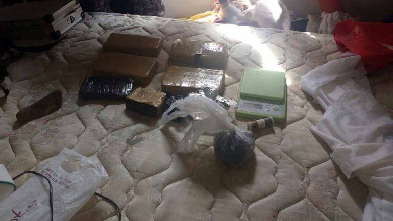 Reventaron un kiosco narco en Altos de Limay: secuestraron más de 6 kilos de droga