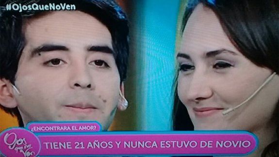 Se enamoró de una neuquina y le declaró su amor en vivo