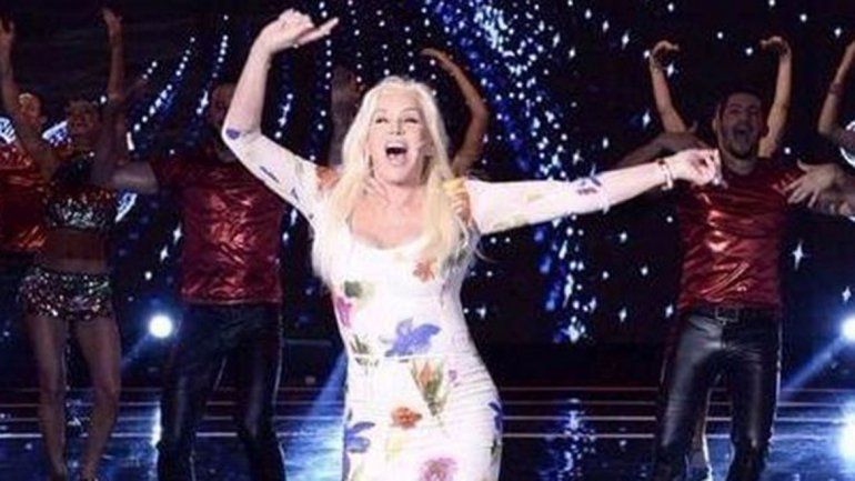 En una de las canciones la conductora&nbsp; se anima a rapear.