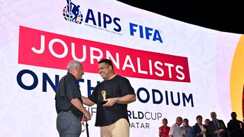 sergio dovio ya tiene su copa del mundo y ¡se la entrego ronaldo! sergio dovio ya tiene su copa del mundo y ¡se la entrego ronaldo!