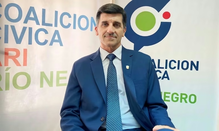 Javier Acevedo, presidente del bloque CC ARI Cambiemos, impulsa un reclamo por las obras pendientes en la presa Portezuelo Grande.