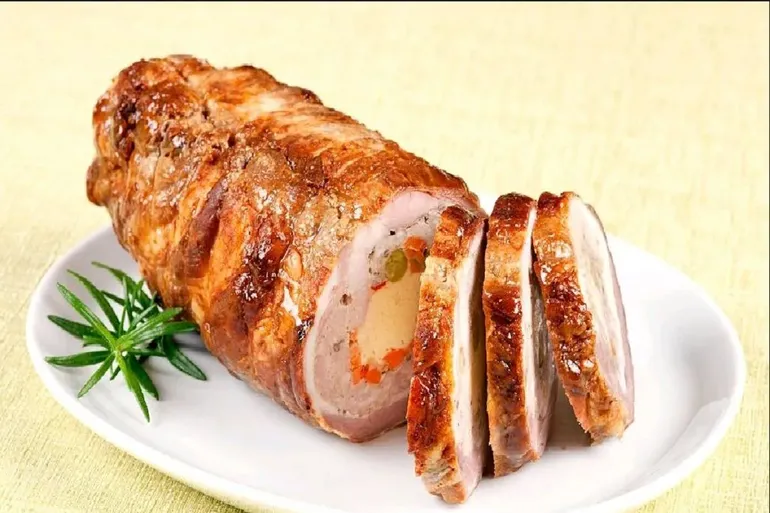 Pollo Arrollado, una opción para las mesas de fin de año. Pollo Arrollado, una opción para las mesas de fin de año.