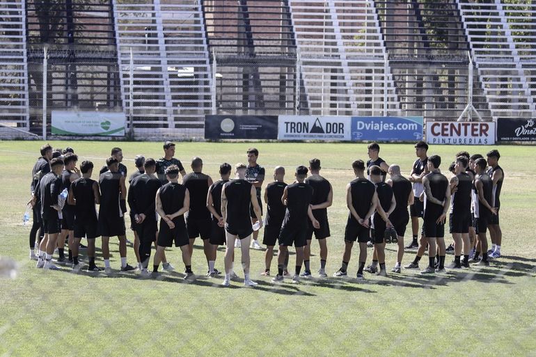 El club Cipolletti volverá en febrero a los entrenamientos. El torneo arrancará en marzo.  Foto: archivo Anahí Cárdena