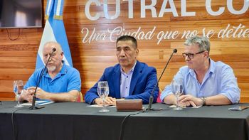 Conferncia el Petróleo.jpeg