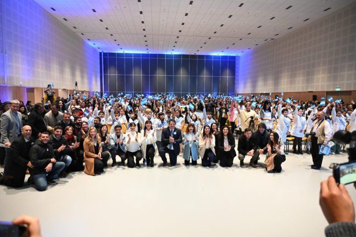 La ministra Corroza y el intendente Gaido participaron del acto junto a más de 250 alumnos de cuarto grado