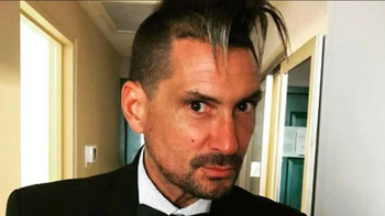 Cuando era músico de Los Fabulosos Cadillacs, Luciano El Tirri Ciugno era conocido de otra manera. Cuando era músico de Los Fabulosos Cadillacs, Luciano El Tirri Ciugno era conocido de otra manera.