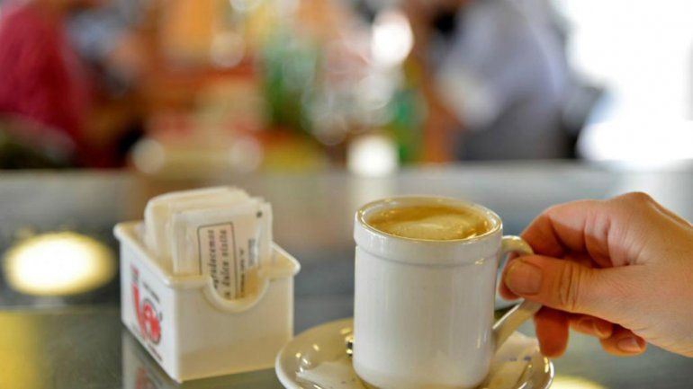 Ciudad saludable: prohíben exhibir azúcar en locales de comida