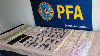 la policia federal desbarato un kiosco narco en centenario la policia federal desbarato un kiosco narco en centenario