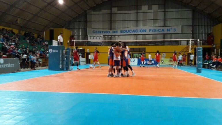 Gigantes y un estreno exitoso. Fede Martina fue el goleador con 17 puntos.