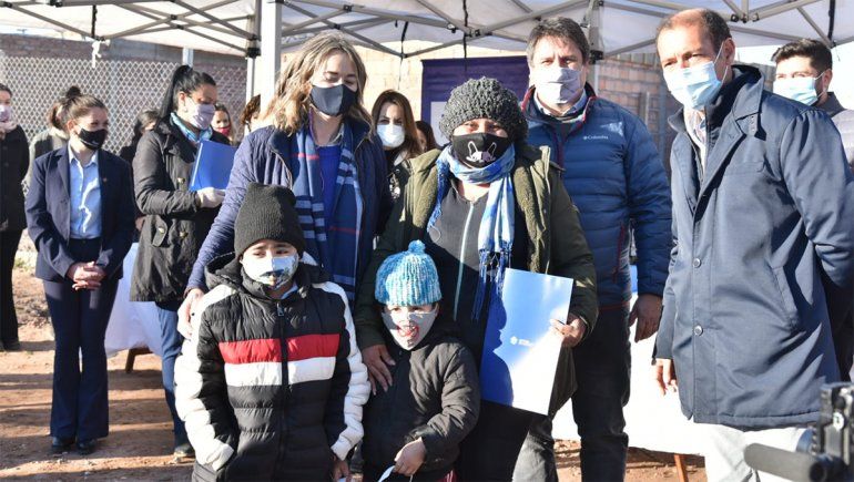 Familias de Renacer y Las Flores ya son dueñas de su tierra