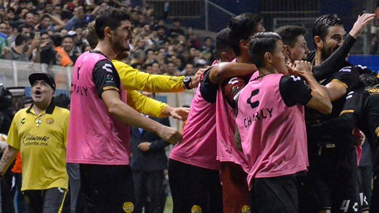 El Dorados de Maradona, más cerca de la proeza del ascenso