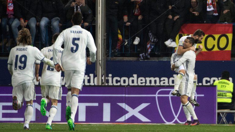 Con un triplete de Cristiano Ronaldo, el Real se quedó con el clásico