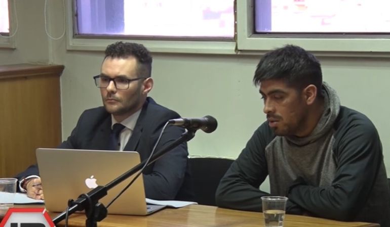Brian Muñoz, en la audiencia en la que dijo que su confesión era mentira, pocos días después de haberse autoincriminado en Trelew. Brian Muñoz, en la audiencia en la que dijo que su confesión era mentira, pocos días después de haberse autoincriminado en Trelew. 