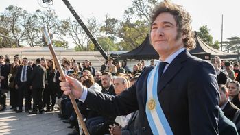 los 20 minutos de milei donde respondio todo: que lee, que desayuno y que pasa con el cepo cambiario los 20 minutos de milei donde respondio todo: que lee, que desayuno y que pasa con el cepo cambiario