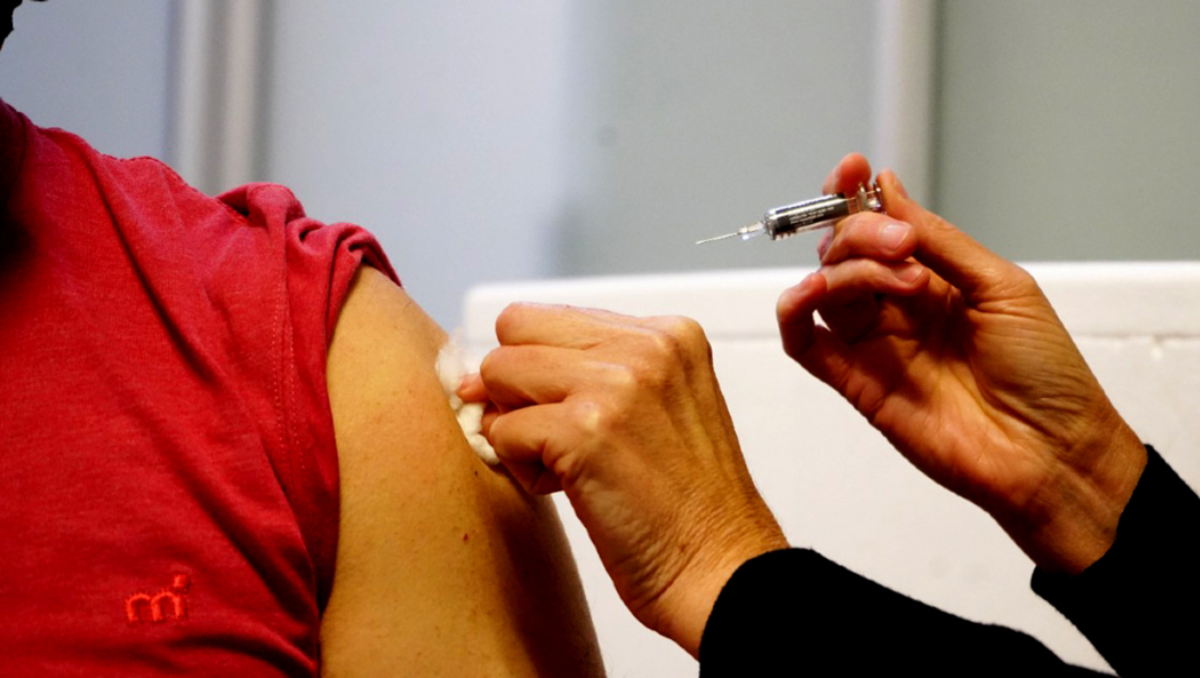 PAMI 2025: cómo recibir la vacuna antigripal, gratis y sin turno en farmacias habilitadas