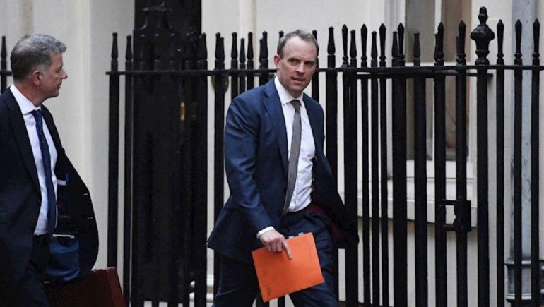 Irán: detienen al embajador británico en una marcha