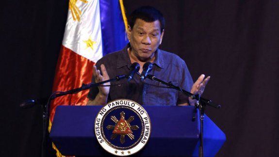 El presidente de Filipinas dijo que fue gay y se curó