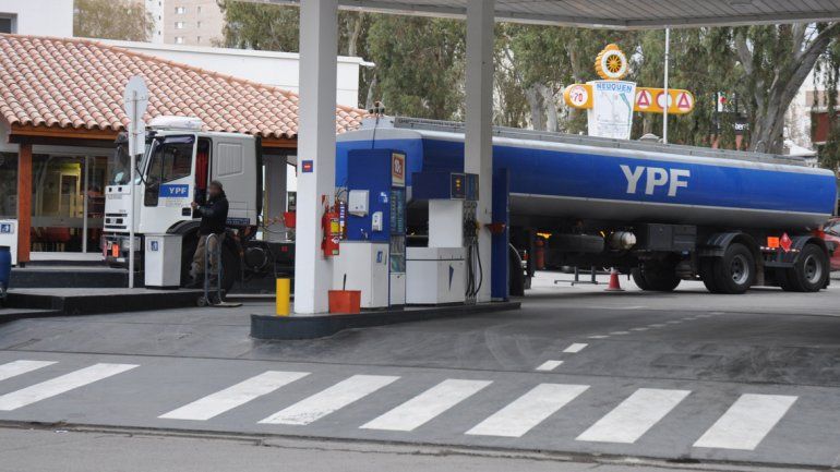 La víctima conducía un camión de combustible de la petrolera YPF.