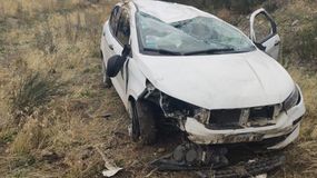 Ruta 40: en viaje a Villa La Angostura, perdió el control y sufrió un tremendo vuelco | LM Neuquen Ruta 40: en viaje a Villa La Angostura, perdió el control y sufrió un tremendo vuelco