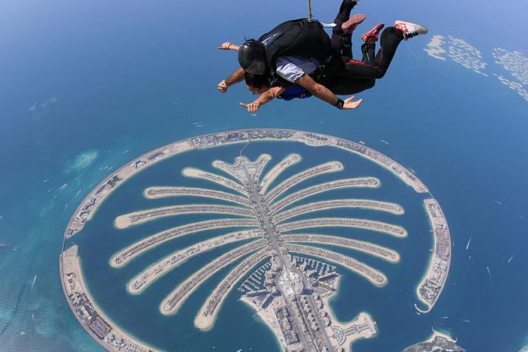 El tiempo libre era la oportunidad de conocer nuevos lugares y vivir experiencias únicas. El tiempo libre era la oportunidad de conocer nuevos lugares y vivir experiencias únicas.